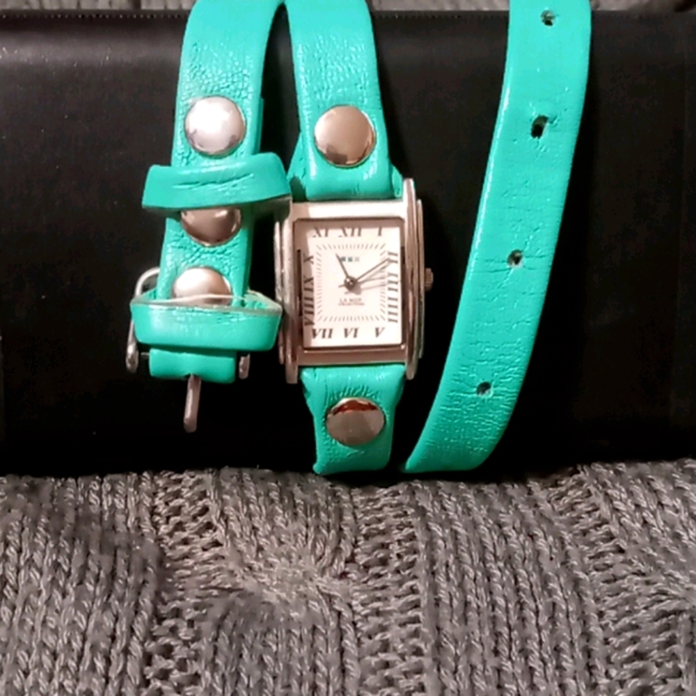 La Mer Green leather wrap watch